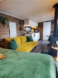Arctic Circle Beach House - 8