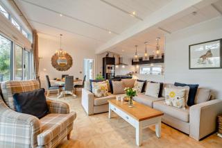 Kingfisher Lodge - 3