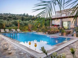 Home with Garden & Pool for All - 5