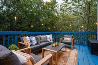 Pocono Lake Getaway Sauna Hot Tub Playground - 5