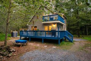 Pocono Lake Getaway Sauna Hot Tub Playground - 6