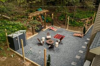 Pocono Lake Getaway Sauna Hot Tub Playground - 9