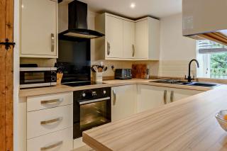 Dolphin Cottage - 5