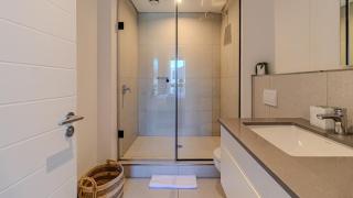 The Bridgewater collection 411- Luxury 1 bed Morden Apartment at Century City - 5