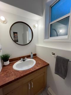 Lake View Suite, Forest Retreat, Balfour BC - 2
