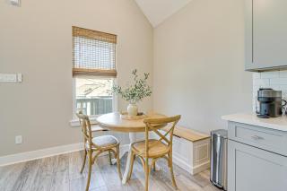 1 Mi to Galveston Beach, Seawall Renovated Home! - 6
