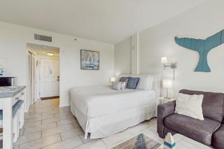 Pirates Bay A303 - 3