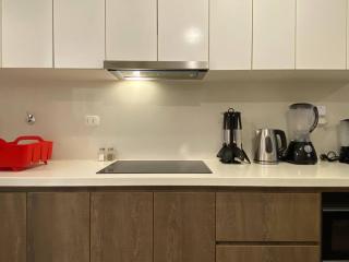 Elegant 1BR Pool in the Heart of the City - 4