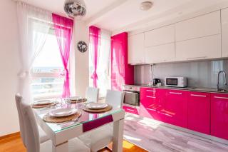 DC Belgrade, modern, super comfy, garage parking - 8