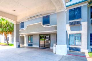 Capital O Fairway Inn - Baytown La Porte TX - 7