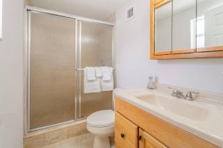 Tropical 4Bd Villa w Pool, Games & BBQ by Beach - 5