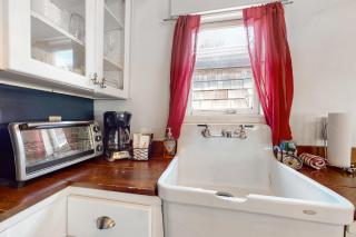 Hidden Villa Cottage #1 - The Nautical Cottage - 6