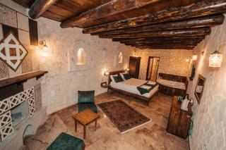 Vanessa Cave Hotel - 4