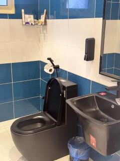 شقة انيقة بغرفتين نوم وصالة - 3