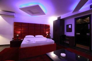 Deluxe Suite 214 - Castle De Paris - 0