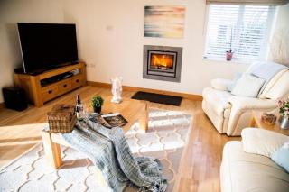 Luxury Coastal Escape with Hot Tub for 8 - 6