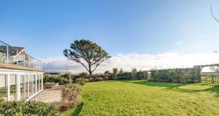 Luxury Coastal Escape with Hot Tub for 8 - 5