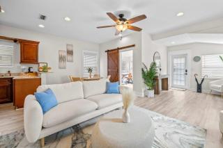 Barefoot Bungalow - For 4 - 2