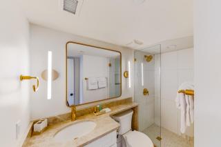 Emerald Towers 0201 - 1