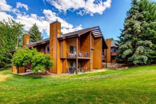 Canyon Village Red Pine Comfort C6 - 9
