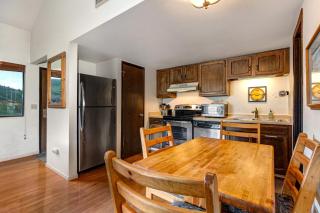 Canyon Village Red Pine Comfort C6 - 2