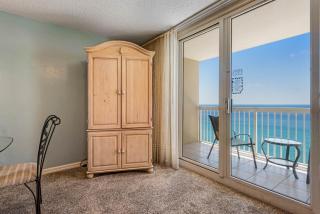 Pelican Beach Resort 1409 - 1