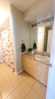 Boho Retreat 3BD Condo Close to Ottawa - 2
