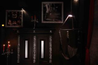 Experience Room 103 - Castle De Paris - 6