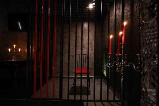 Experience Room 103 - Castle De Paris - 4