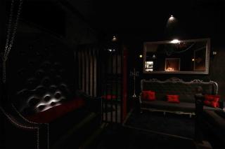 Experience Room 105 - Castle De Paris - 4