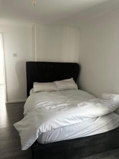Apex house Rainham - 4