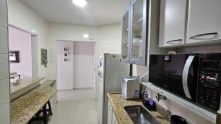 Lindo apartamento reformado a duas quadras da praia da Enseada - 1
