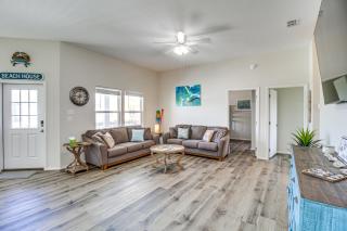 Walk to Water! Home with Pool Access in Rockport - 4