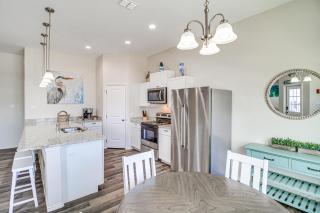 Walk to Water! Home with Pool Access in Rockport - 3