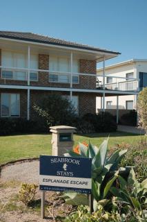 Esplanade Escape Absolute Beachfront WIFI-NBN - 1