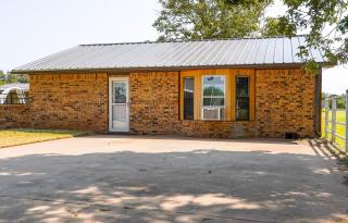 Cozy Retreat w Private Yard, Horse & Pet Friendly - 0