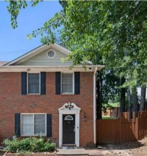 Townhome Getaway minutes from Downton Norcross - 0