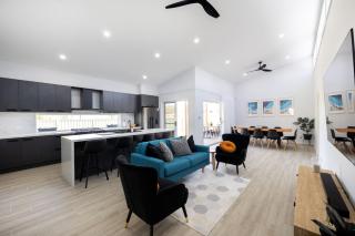 Abode On Brookwater - 9