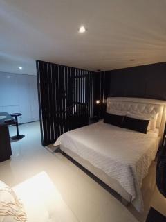 Stylish Studio with Sea View Balcony - 6