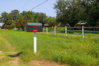 Cozy Retreat w Private Yard, Horse & Pet Friendly - 9
