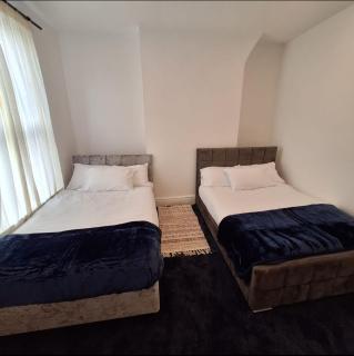 Modern, Stylish and Family Friendly Home! - 8