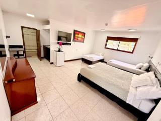 Hotel Los Algarrobos - 4