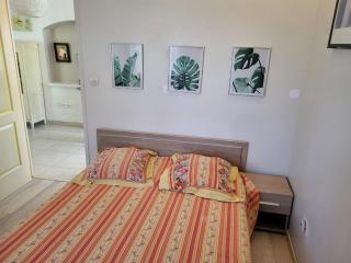 Villa in Vidauban with Pool and BBQ Terrace - 4