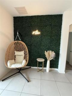 Cozy Family 3BR retreat w 2 waterparks - 4