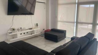 Casa con pileta, todos los servicios - 3