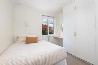 Roslyn Retreat Garden 2-Bed Suite Kitchenette - 8