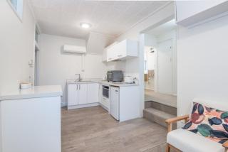 Roslyn Retreat Garden 2-Bed Suite Kitchenette - 2