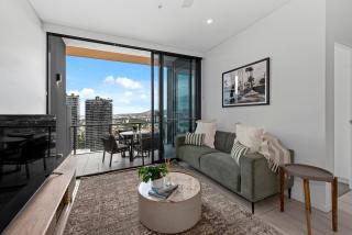 South Bank 1BR with Stunning Views and Best Location - 2