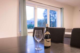 Stylish 2BR Stay in the Heart of Tromso - 5