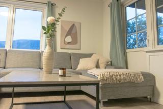 Stylish 2BR Stay in the Heart of Tromso - 9